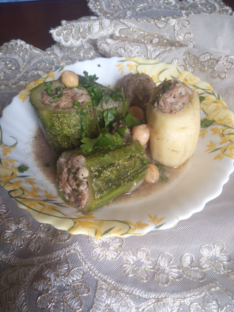Dolma courgette (ضلمة قرعة)